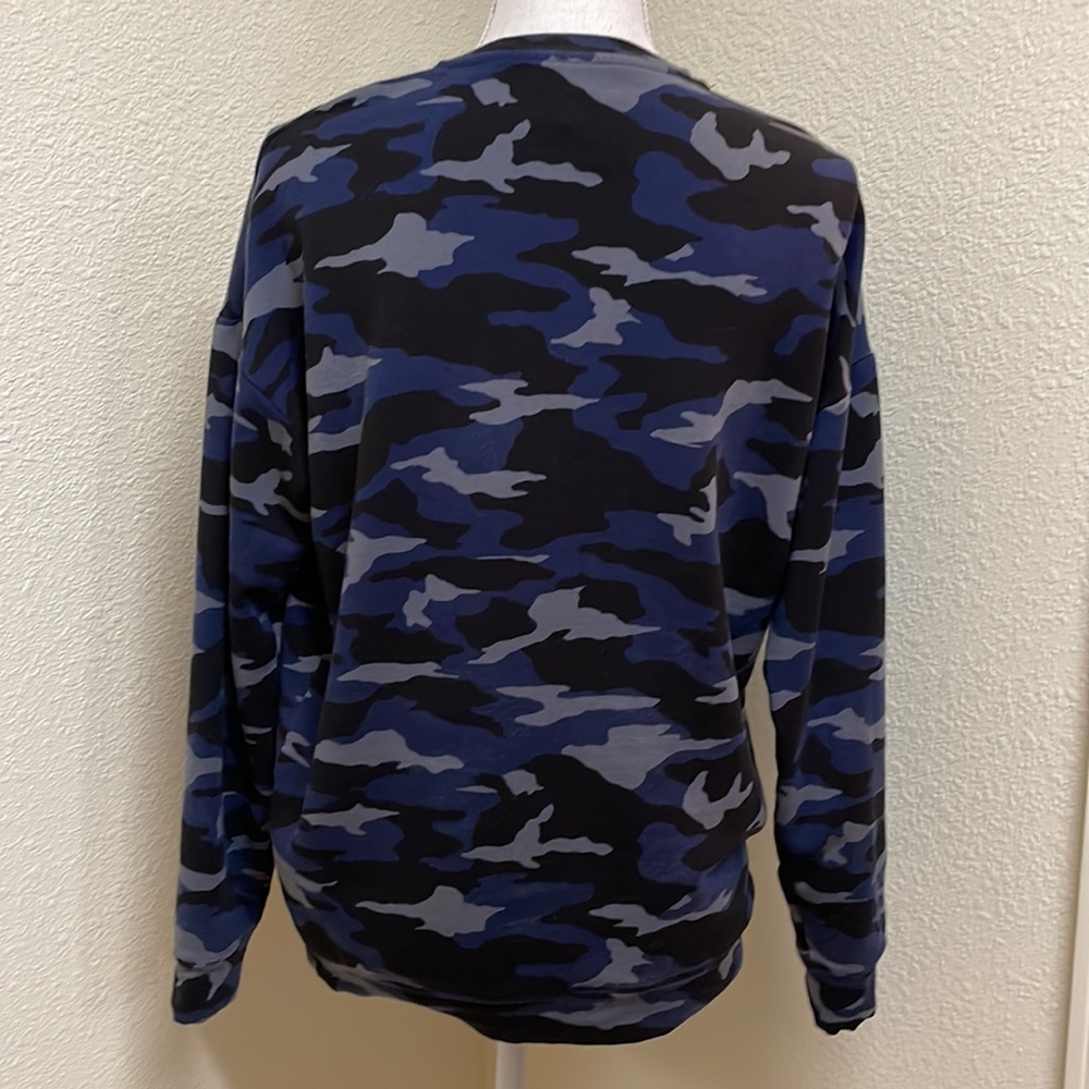 Athleta Triumph Blue Black & Gray Camo Sweatshirt - Picture 7 of 11